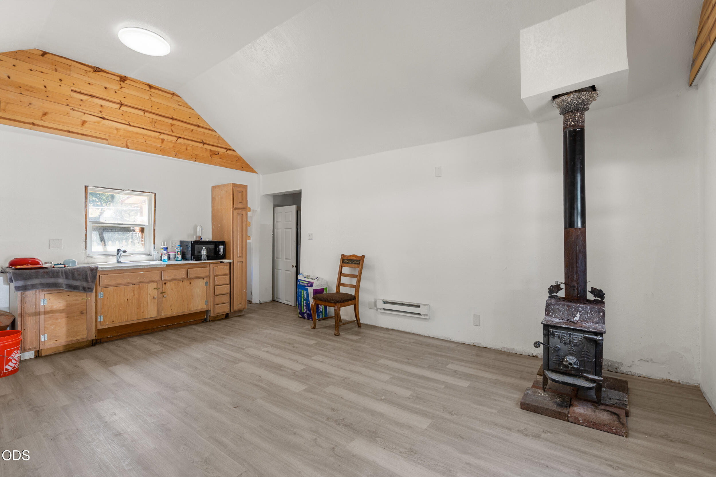104 Fir Street Shady Cove, OR 97539 - Photo 12 of 37