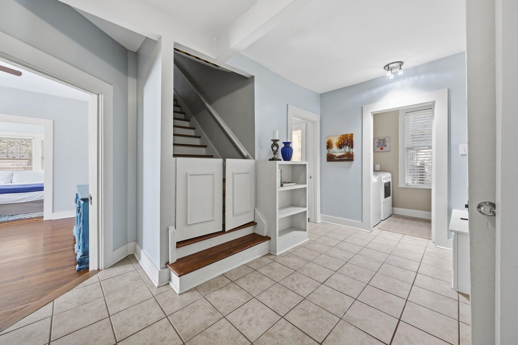 471 South Reese Street Memphis, TN 38111 - Photo 11 of 22 a view of a livingroom with entryway