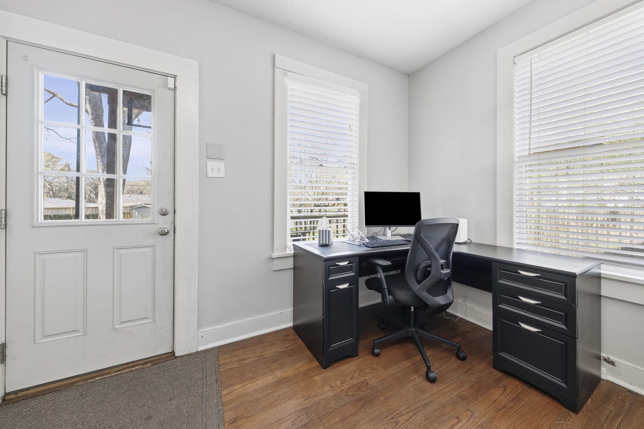 471 South Reese Street Memphis, TN 38111 - Photo 13 of 22 a view of a workspace with furniture and a window
