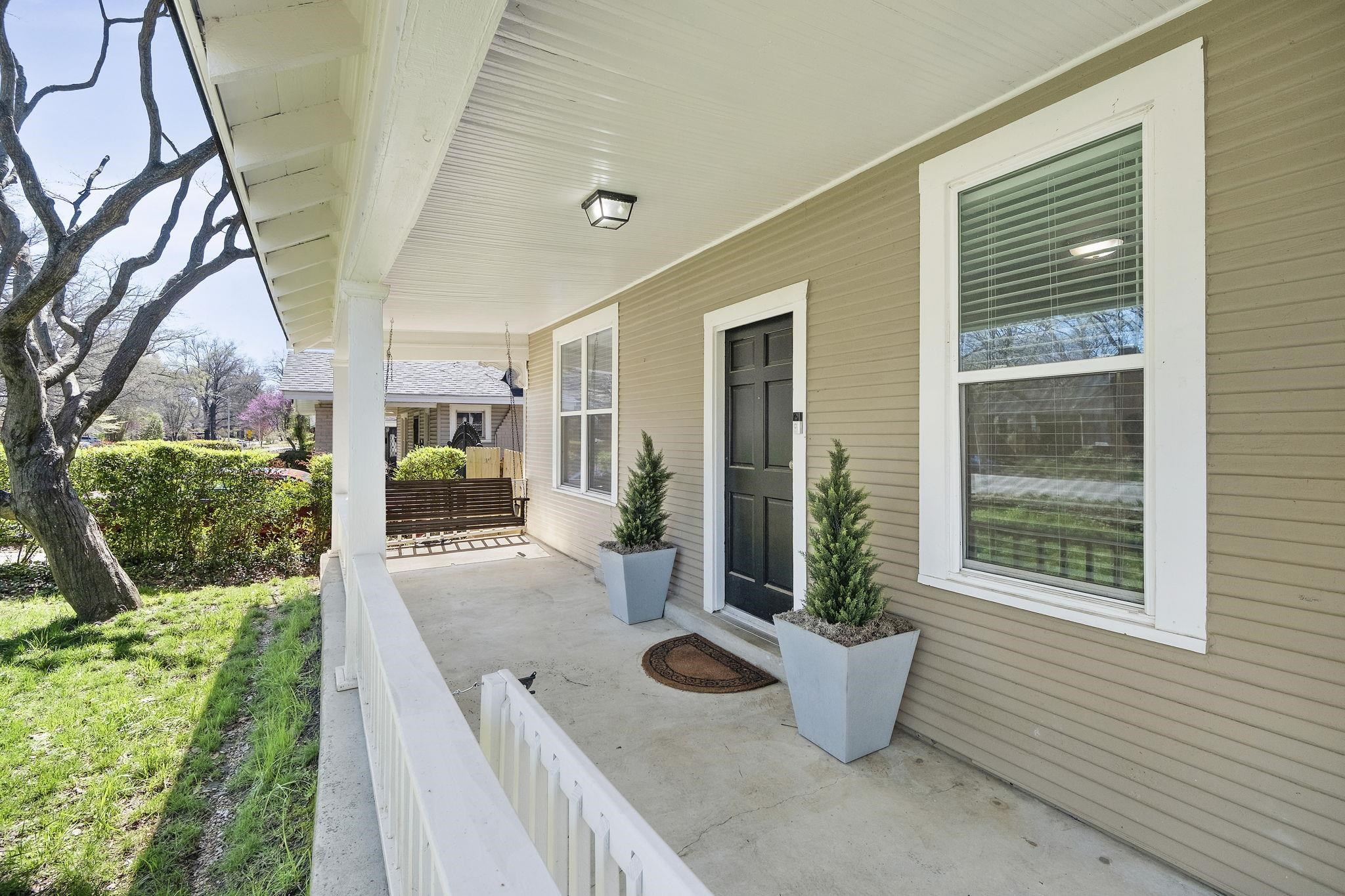 471 South Reese Street Memphis, TN 38111 - Photo 2 of 22 a view of swimming pool with outdoor seating