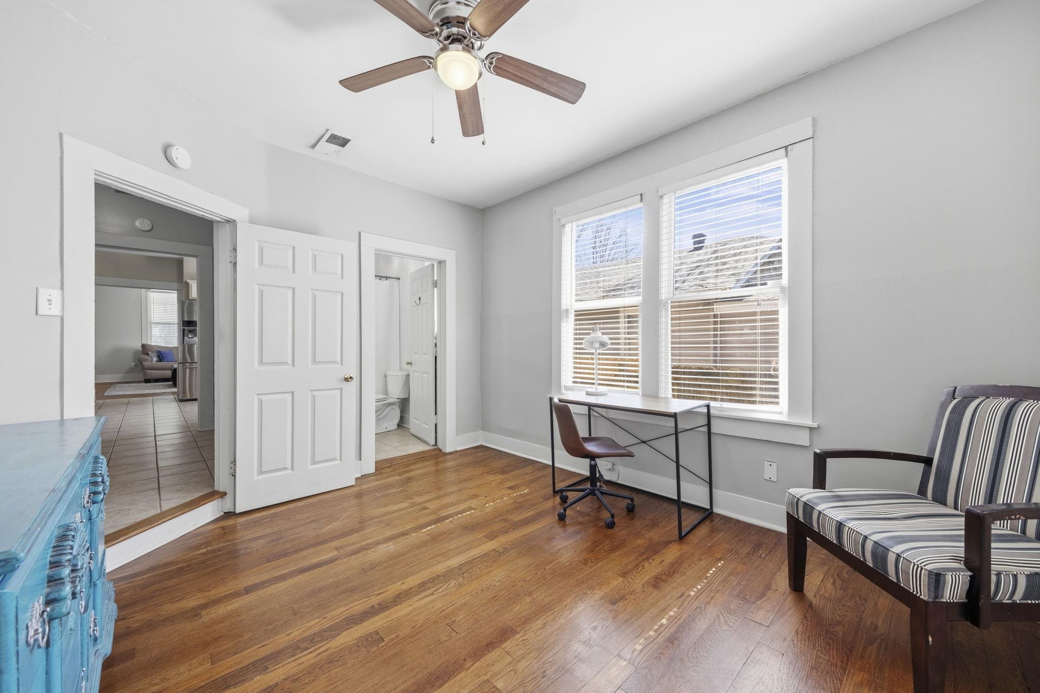 471 South Reese Street Memphis, TN 38111 - Photo 9 of 22 a view of a livingroom with furniture and a window