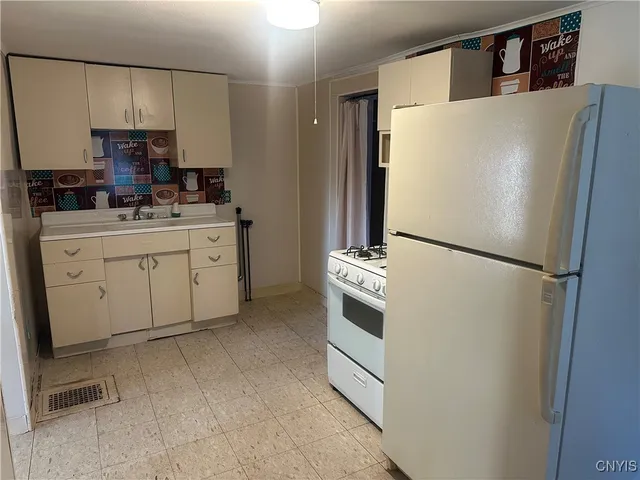 $169,900 | 1218 Court Street, Syracuse, NY 13208