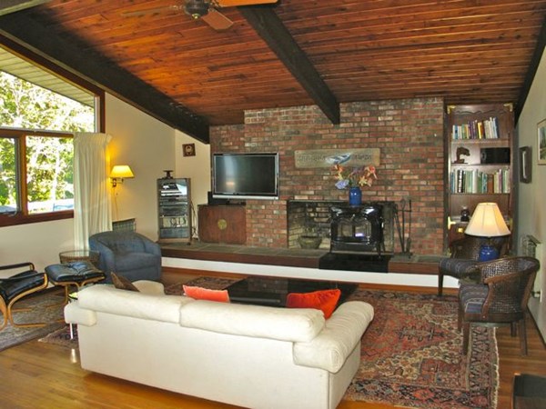 291 Barnes Road Oak Bluffs, MA 02557 - Photo 4 of 30 a living room with furniture