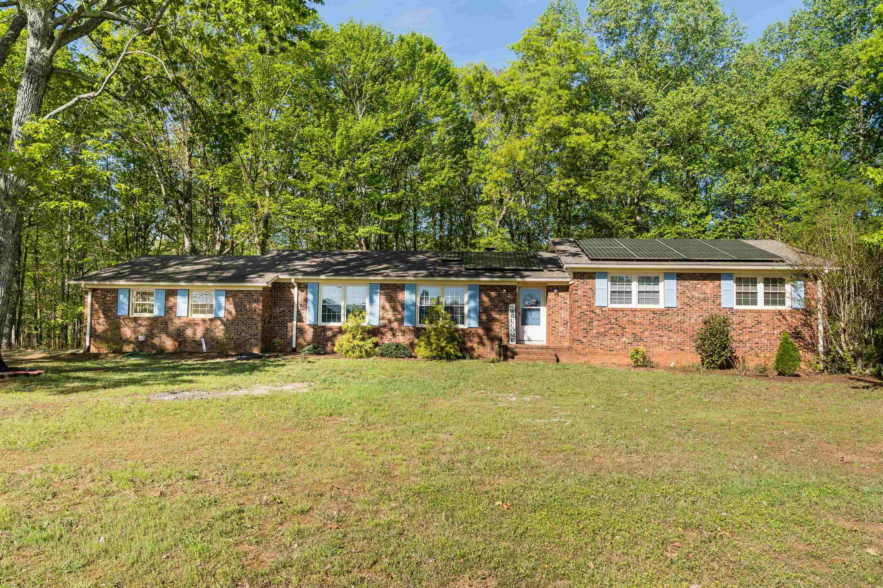 220 Old Barn Road Campobello, SC 29322 - Photo 1 of 36