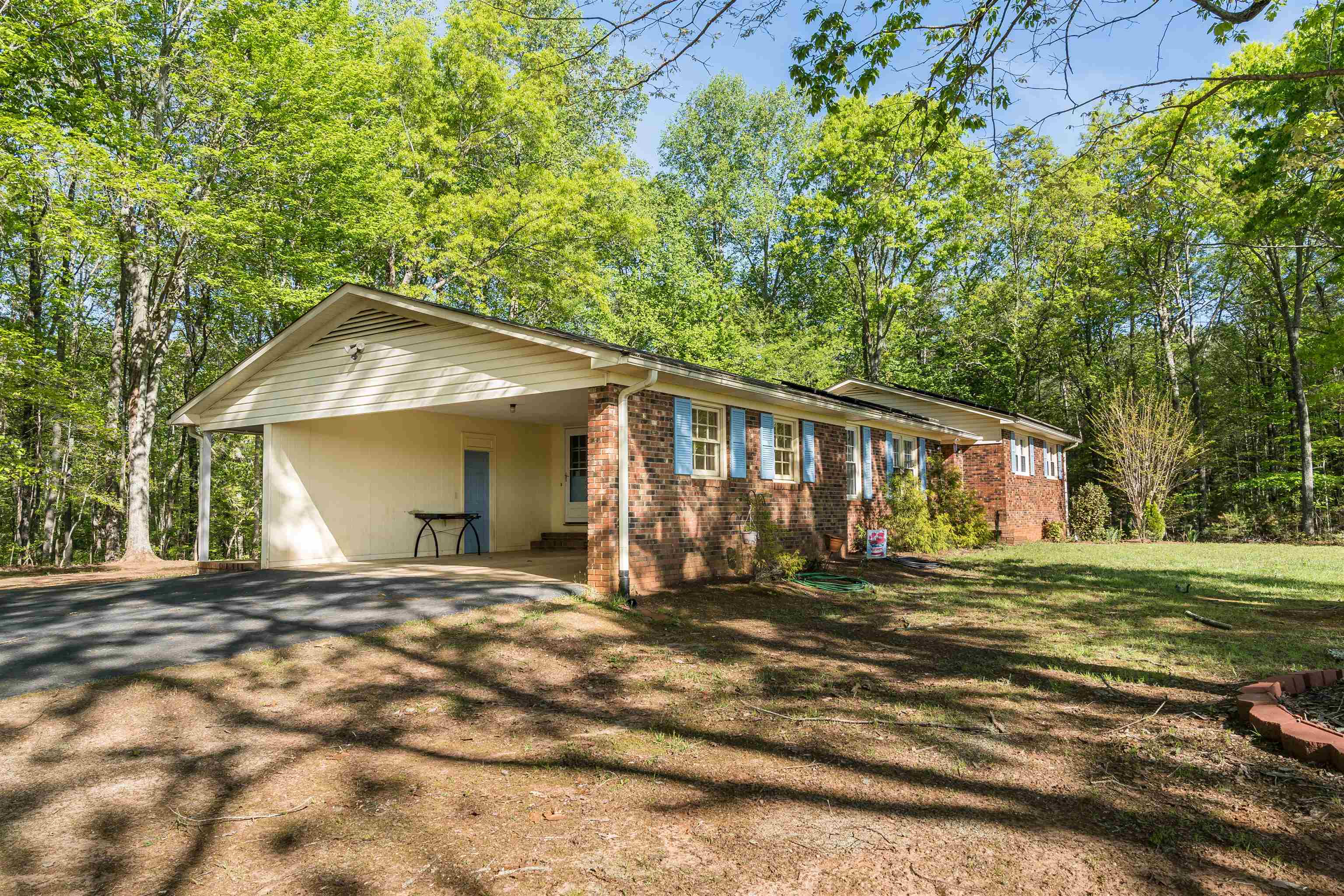 220 Old Barn Road Campobello, SC 29322 - Photo 29 of 36