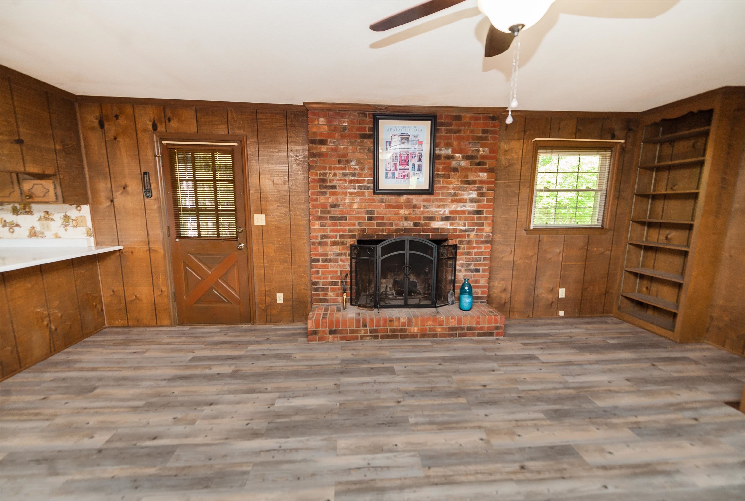 220 Old Barn Road Campobello, SC 29322 - Photo 3 of 36