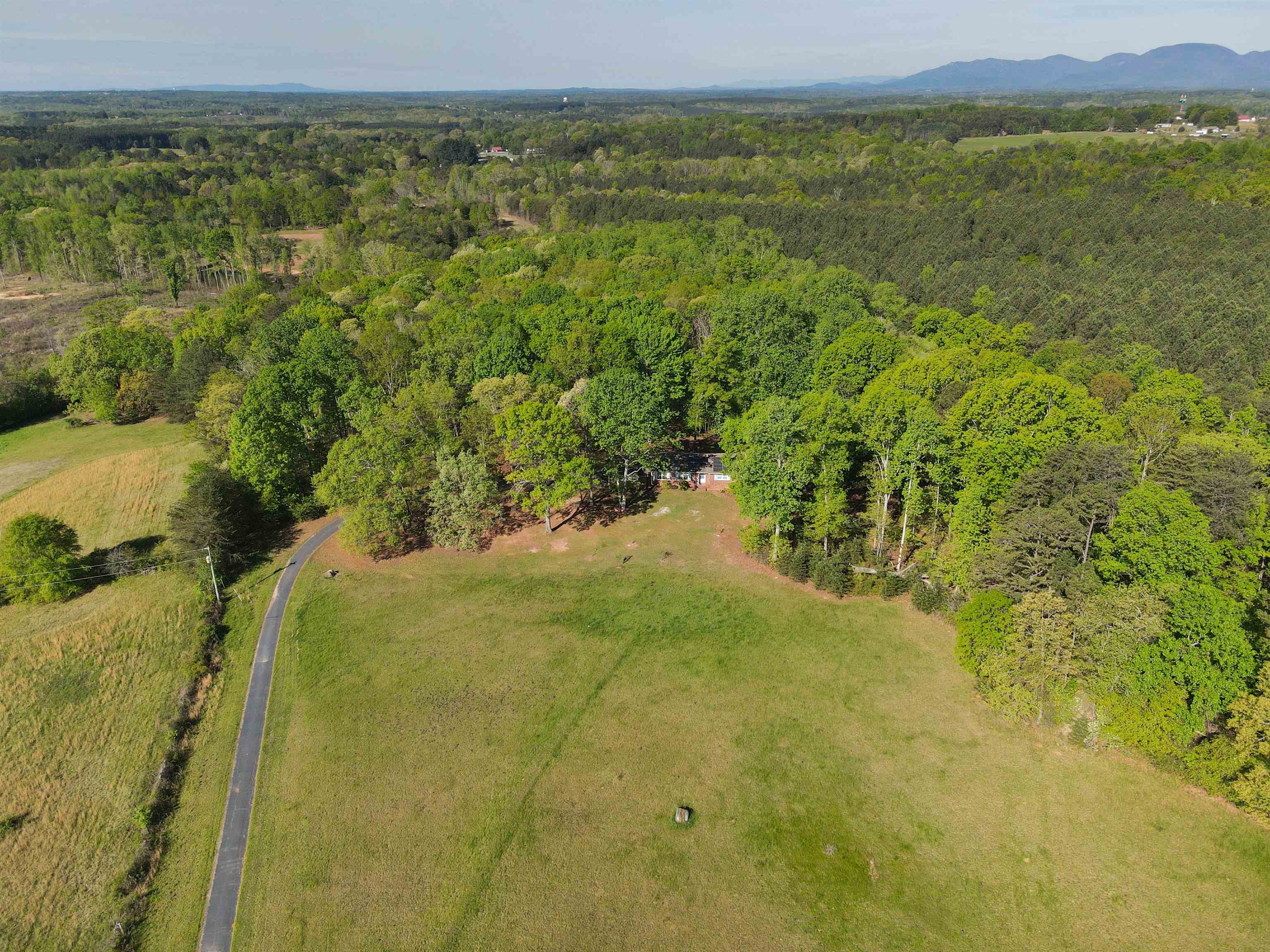 220 Old Barn Road Campobello, SC 29322 - Photo 33 of 36