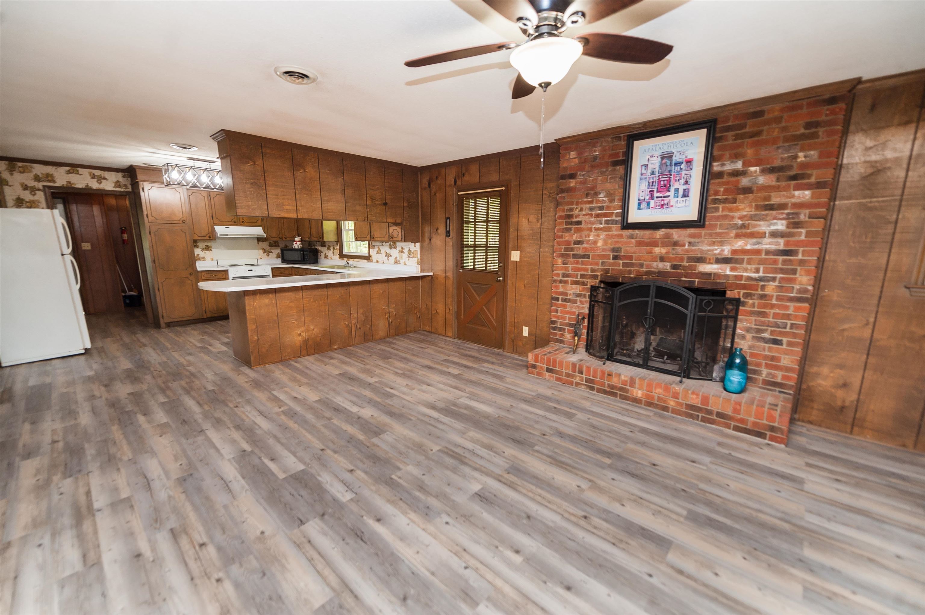 220 Old Barn Road Campobello, SC 29322 - Photo 4 of 36