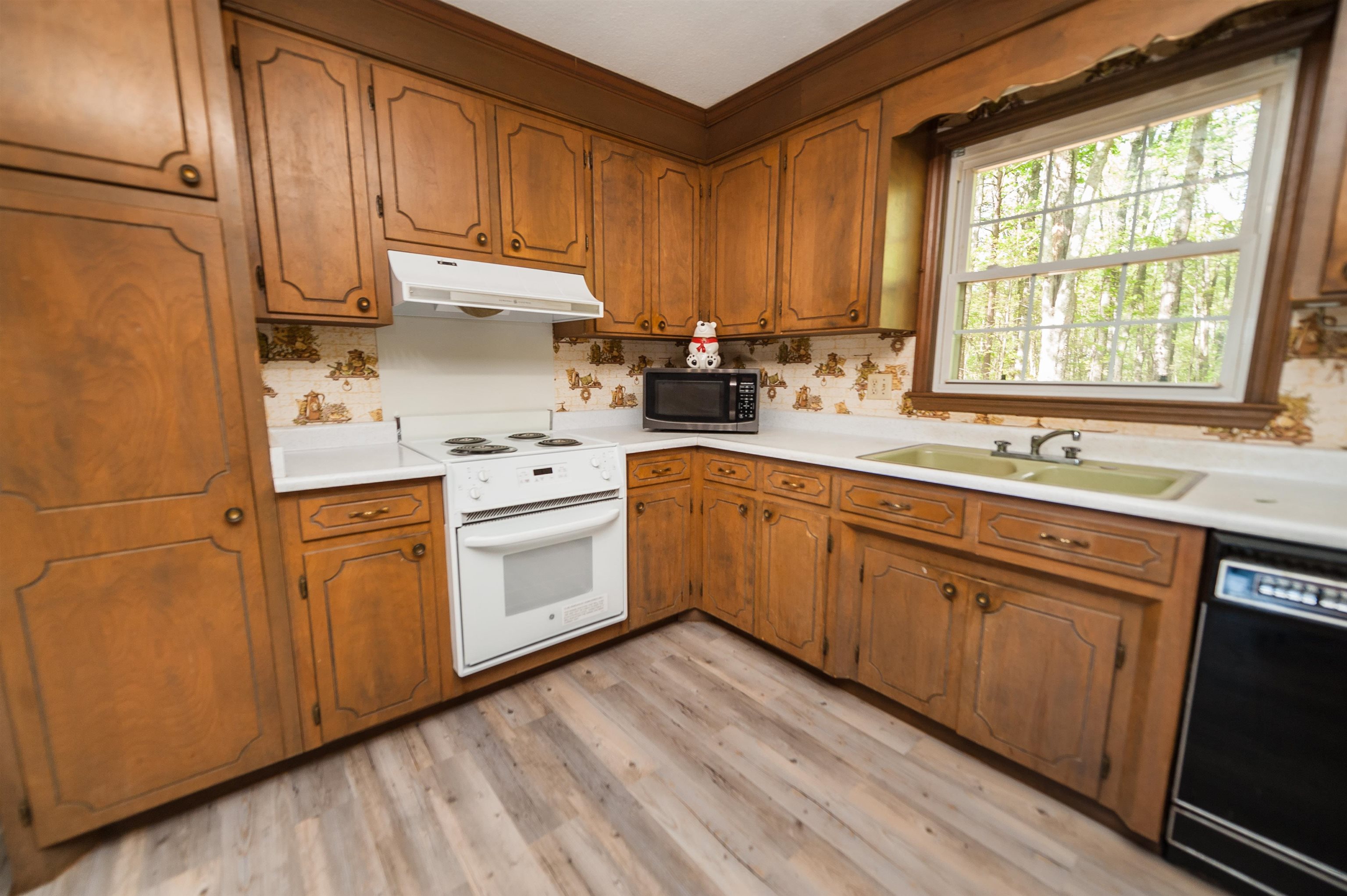 220 Old Barn Road Campobello, SC 29322 - Photo 6 of 36