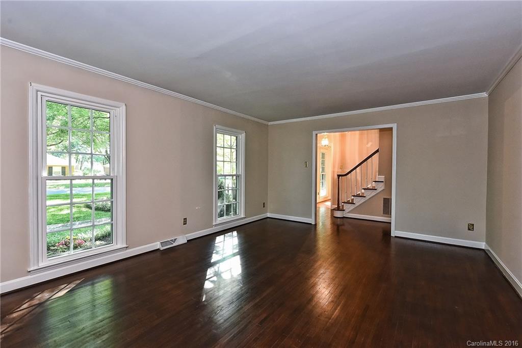 6008 Brace Road Charlotte, NC 28211 - Photo 3 of 24 Gallery Image 3