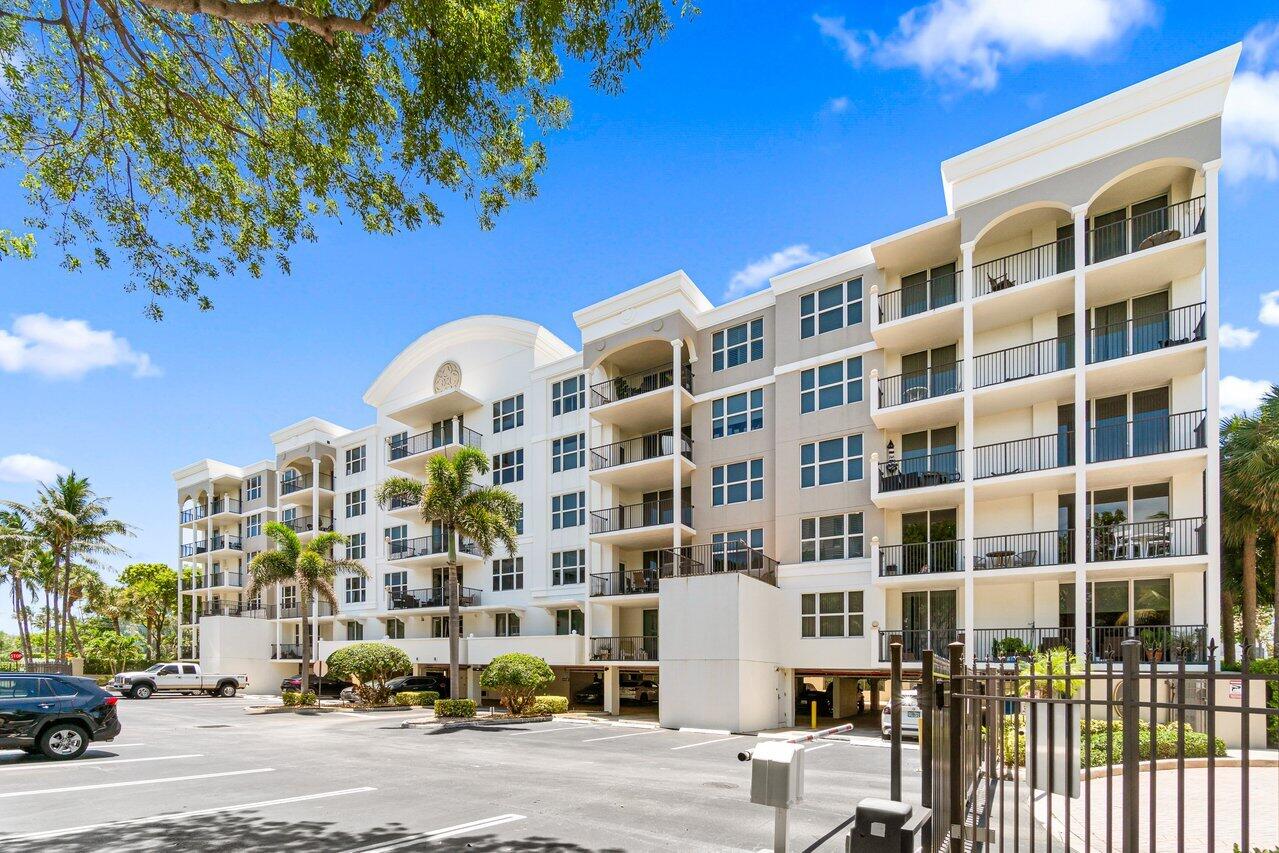 191 Southeast 20th Avenue, Unit 513 Deerfield Beach, FL 33441 - Photo 33 of 34 a front view of a building
