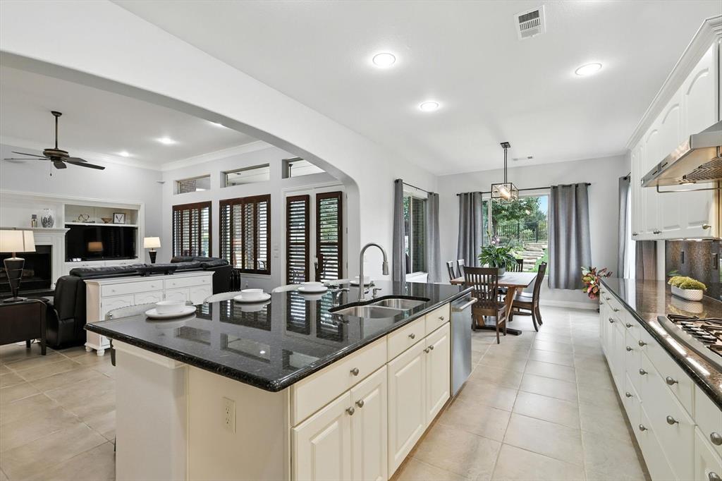 9009 Landmark Lane Denton, TX 76207 - Photo 17 of 39