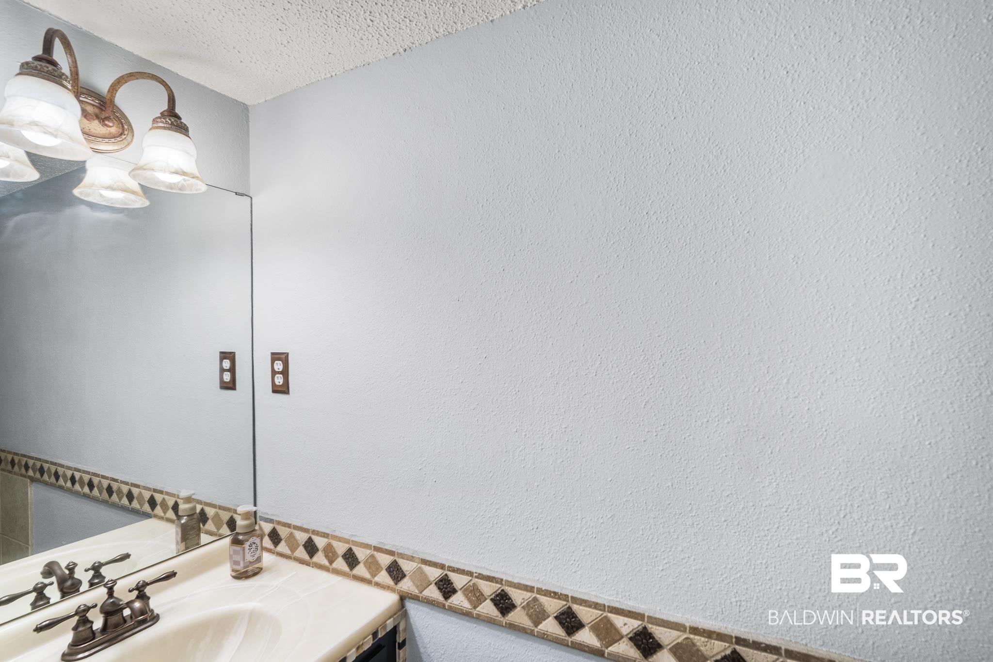 4017 Cottage Hill Road, Unit 68 Mobile, AL 36609 - Photo 10 of 36 Half Bath