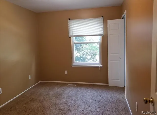 $2,600 | 1887 Fleetwood Drive, Troy, MI 48098