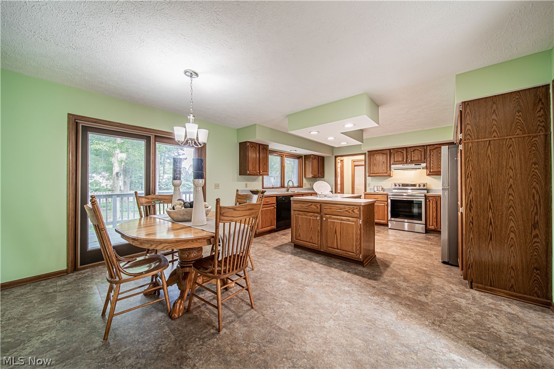 472 Miner Road Highland Heights, OH 44143 - Photo 5 of 35