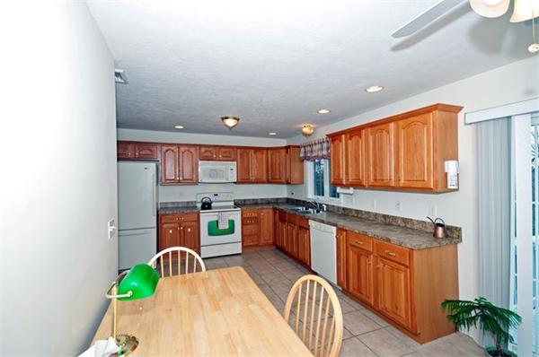 44 McGregory Road Sturbridge, MA 01566 - Photo 3 of 11
