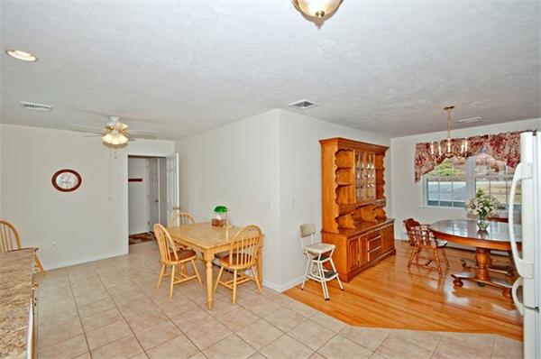 44 McGregory Road Sturbridge, MA 01566 - Photo 4 of 11