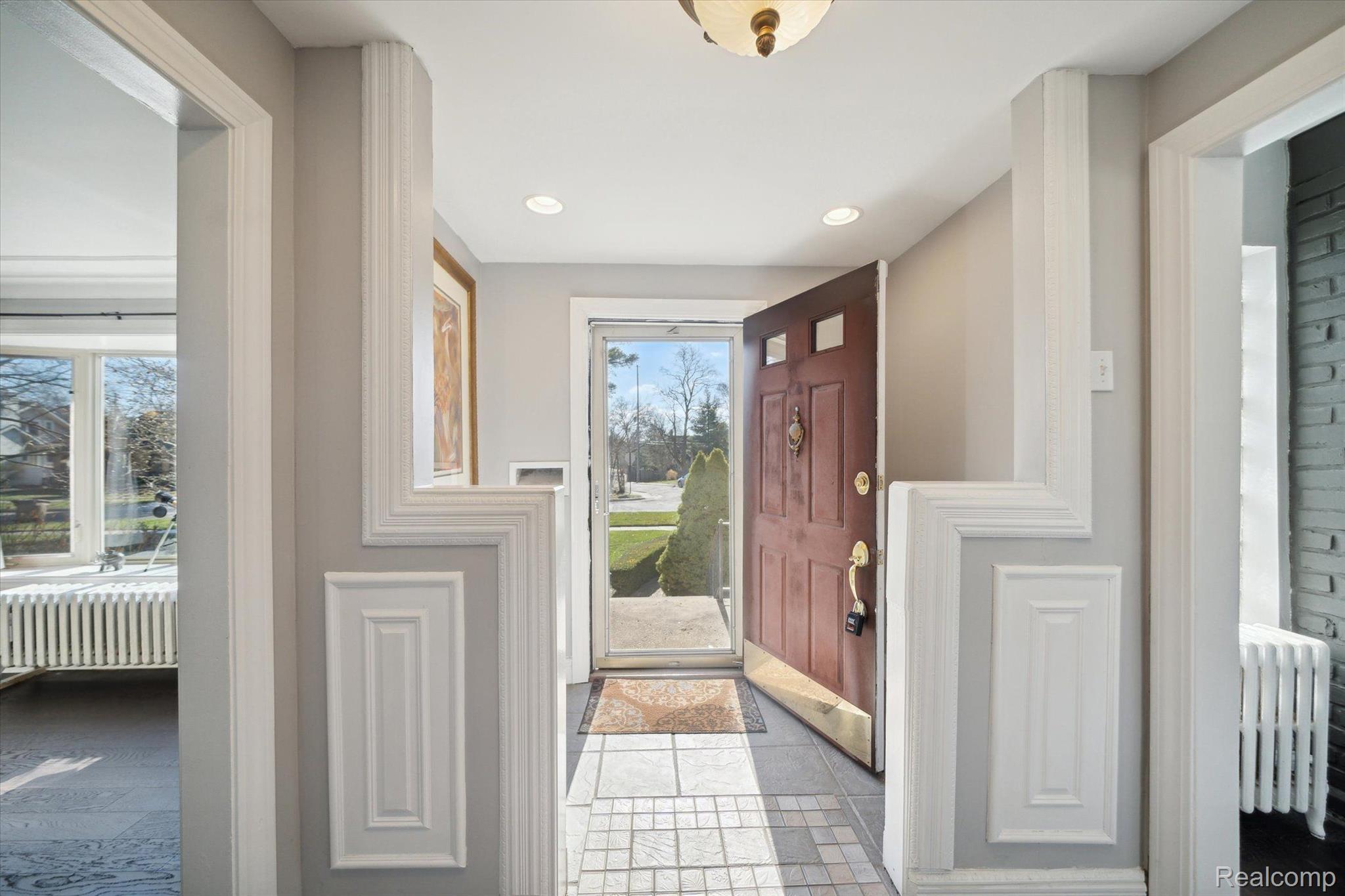 70 Cherokee Road Pontiac, MI 48341 - Photo 8 of 54 Gallery Image 8