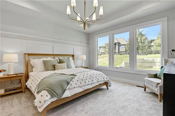 $913,937 | 25118 West 98th Place, Lenexa, KS 66227