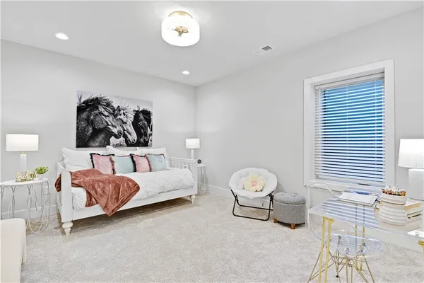 $913,937 | 25118 West 98th Place, Lenexa, KS 66227