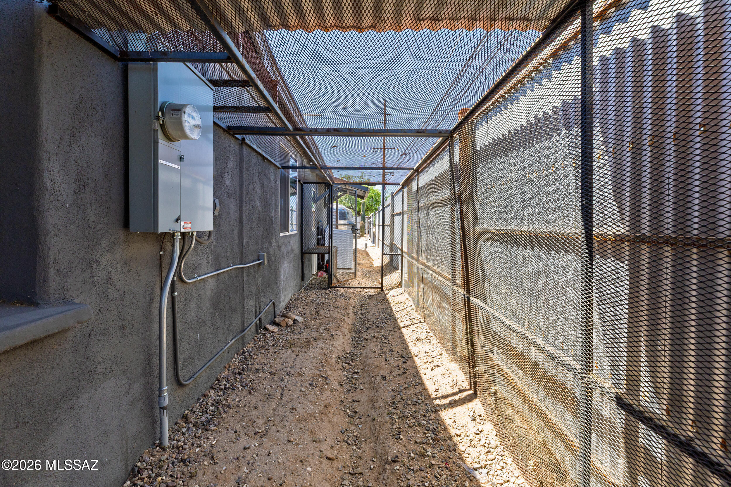 802 East Silverlake Road Tucson, AZ 85713 - Photo 22 of 46