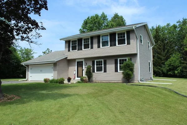 $529,900 | 1408 West Zedler Lane, Mequon, WI 53092