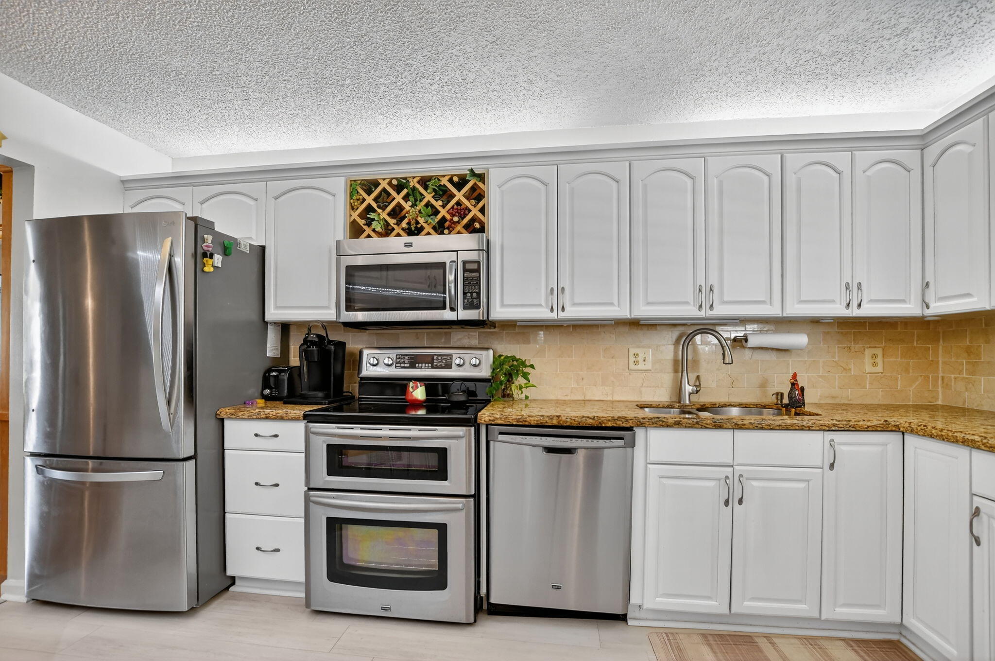 5650 Camino Del Sol, Unit 200 Boca Raton, FL 33433 - Photo 1 of 38 5650 CAMINO DEL SOL, #200