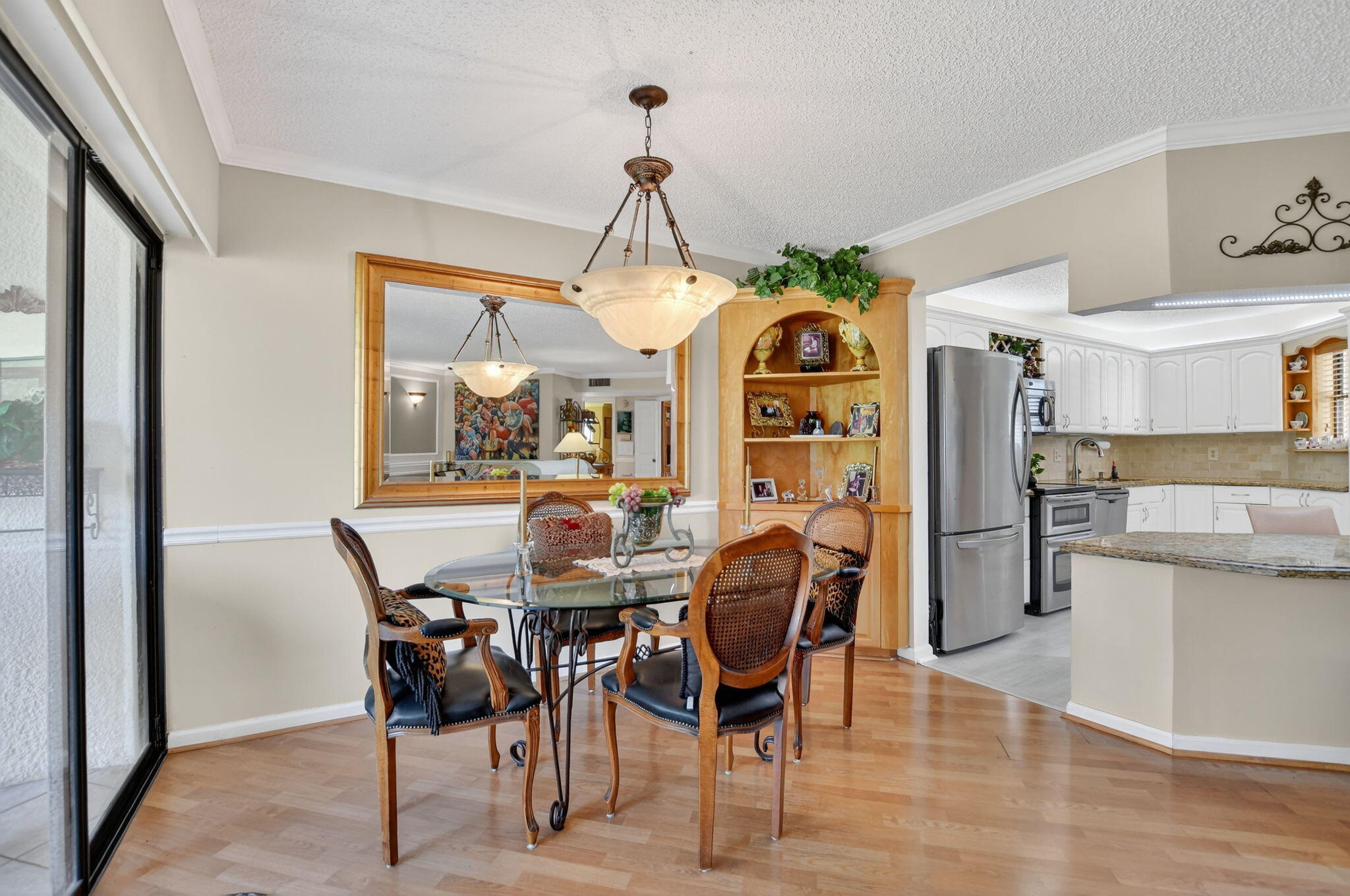 5650 Camino Del Sol, Unit 200 Boca Raton, FL 33433 - Photo 11 of 38 DINING ROOM-KITCHEN