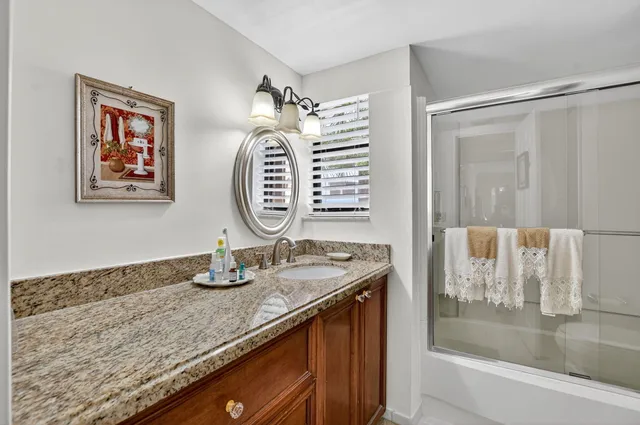 $309,900 | 5650 Camino Del Sol, Unit 200, Boca Raton, FL 33433