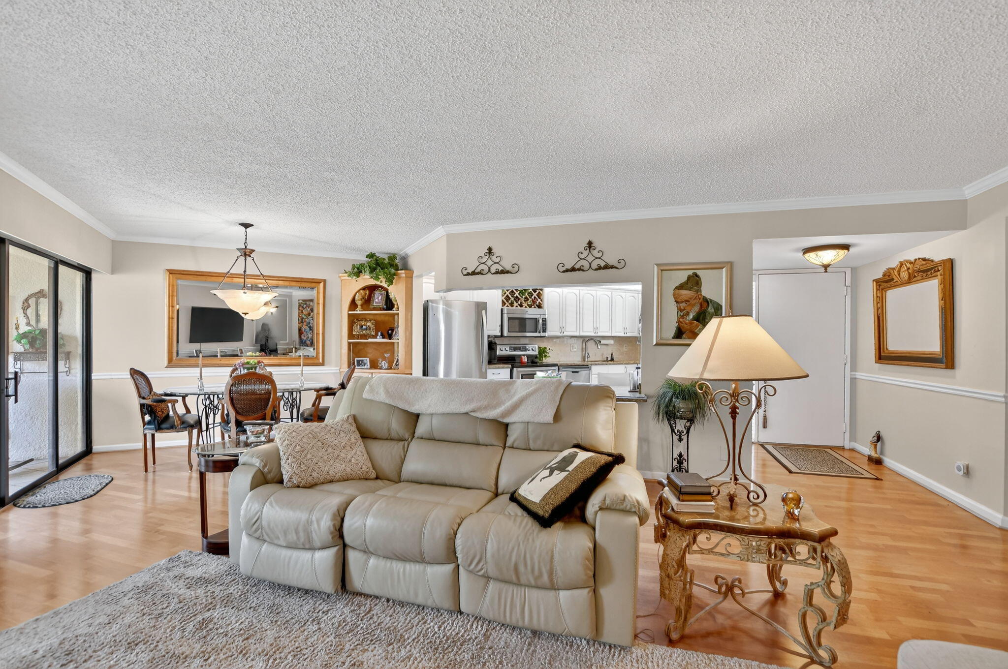 5650 Camino Del Sol, Unit 200 Boca Raton, FL 33433 - Photo 7 of 38 SPACIOUS LIVING ROOM-DR-KITCHEN