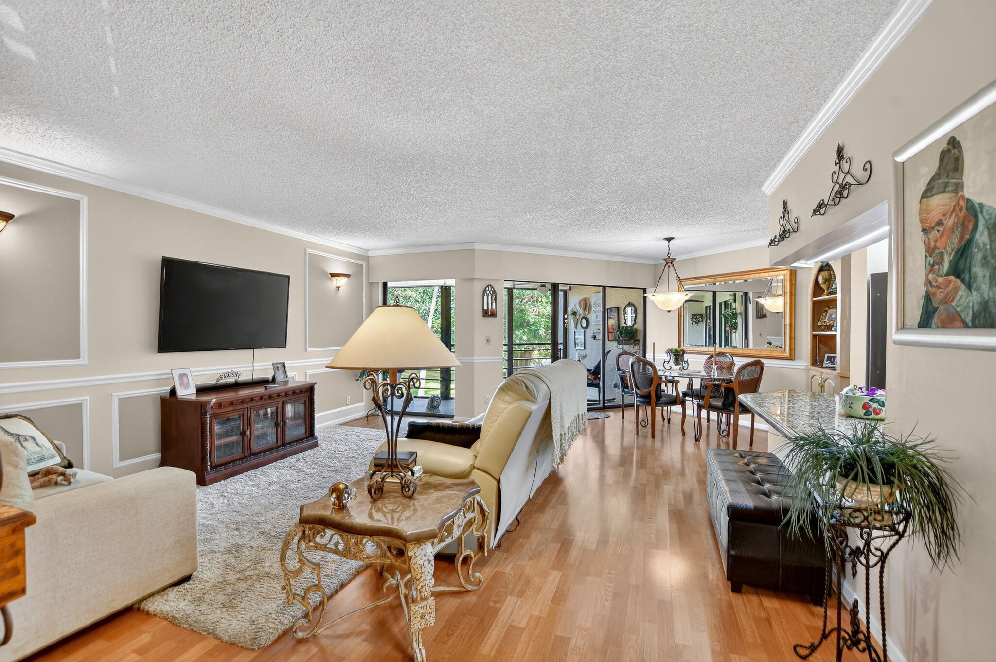 5650 Camino Del Sol, Unit 200 Boca Raton, FL 33433 - Photo 9 of 38 SPACIOUS LIVING ROOM-DR-KITCHEN