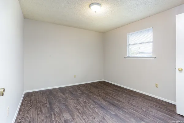 $800 | 102 East Cheryl Drive, San Antonio, TX 78228