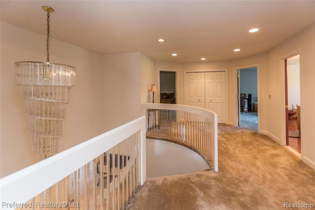 34015 Lyncroft Street Farmington Hills, MI 48331 - Photo 26 of 34