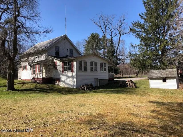 $199,999 | 21920 Highway 22, Hoosick Falls, NY 12090
