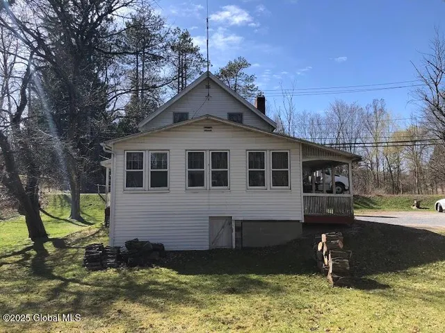 $199,999 | 21920 Highway 22, Hoosick Falls, NY 12090