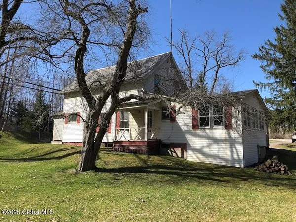 $199,999 | 21920 Highway 22, Hoosick Falls, NY 12090