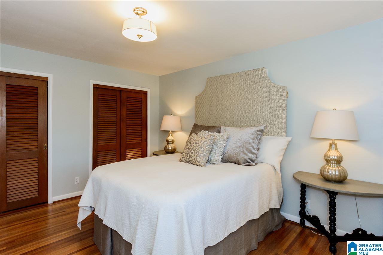 3349 Ridgely Circle Vestavia Hills, AL 35243 - Photo 15 of 39