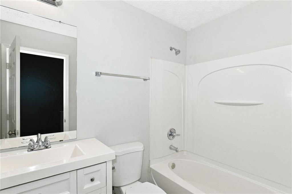 2002 Grove Way Hampton, GA 30228 - Photo 15 of 19 Gallery Image 15
