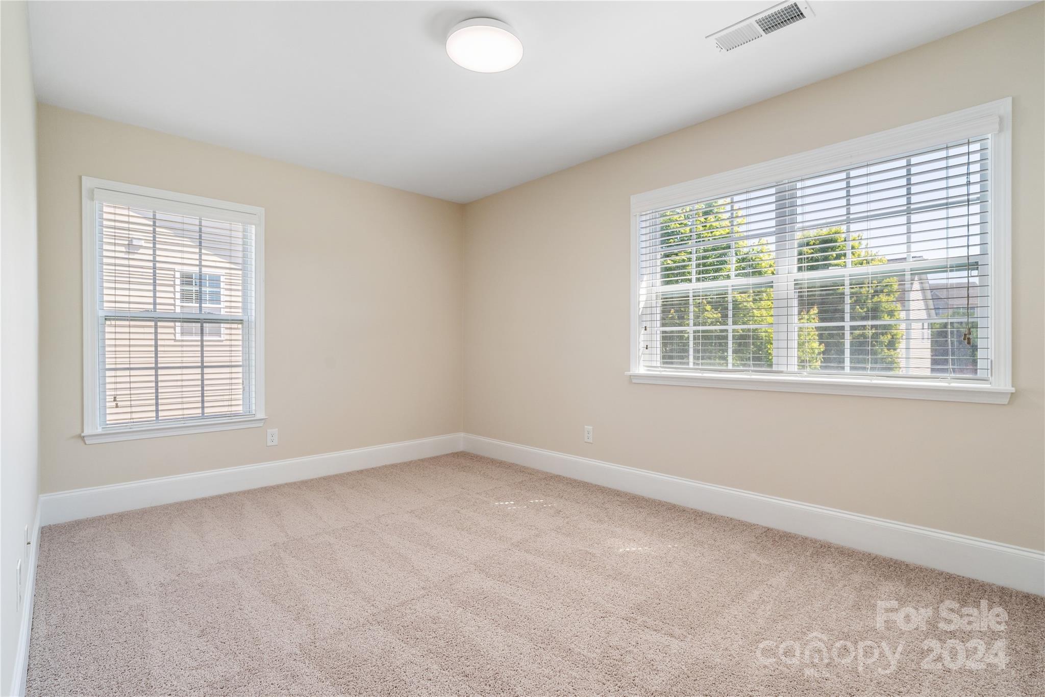 580 Rosemary Lane Fort Mill, SC 29708 - Photo 22 of 37 an empty room with a window