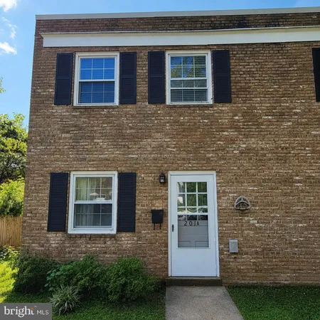 $2,650 | 201 Laverne Avenue, Unit A, Alexandria, VA 22305