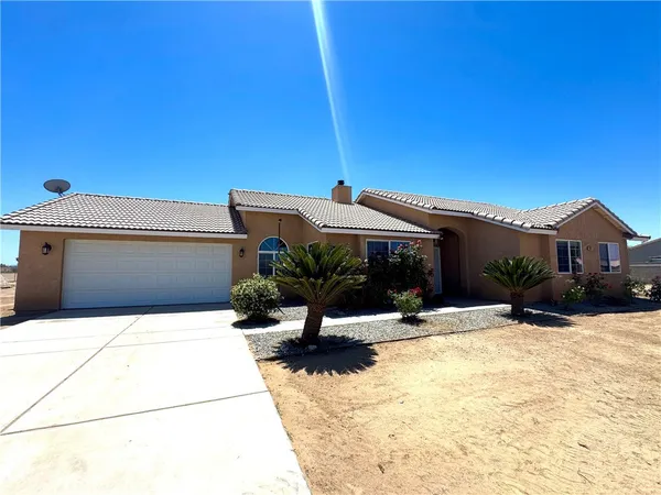 $2,350 | 8867 Gorgonio Road, Victorville, CA 92392