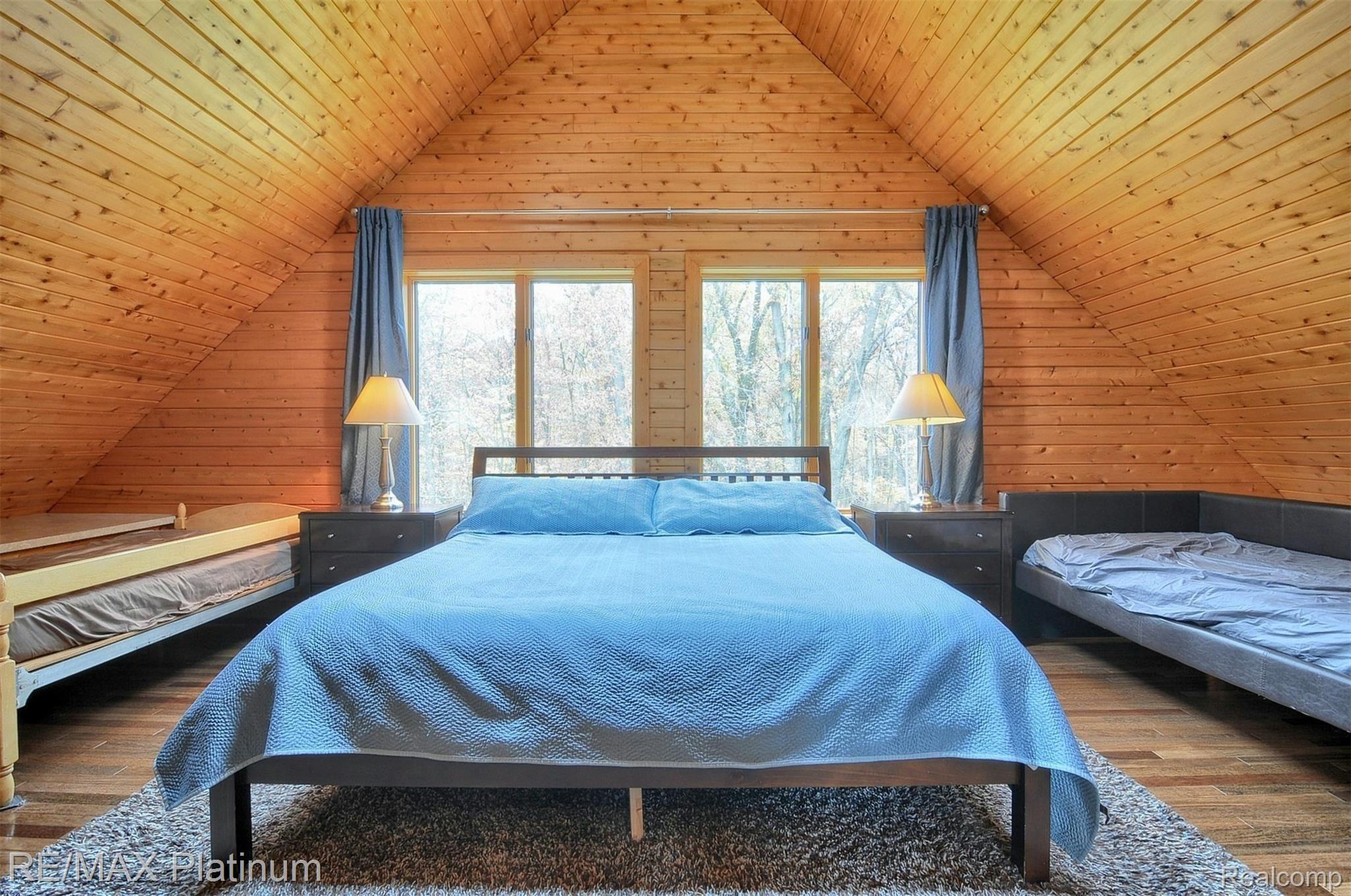 4133 Burns Road Linden, MI 48451 - Photo 17 of 39 17-Master Bedroom.jpg
