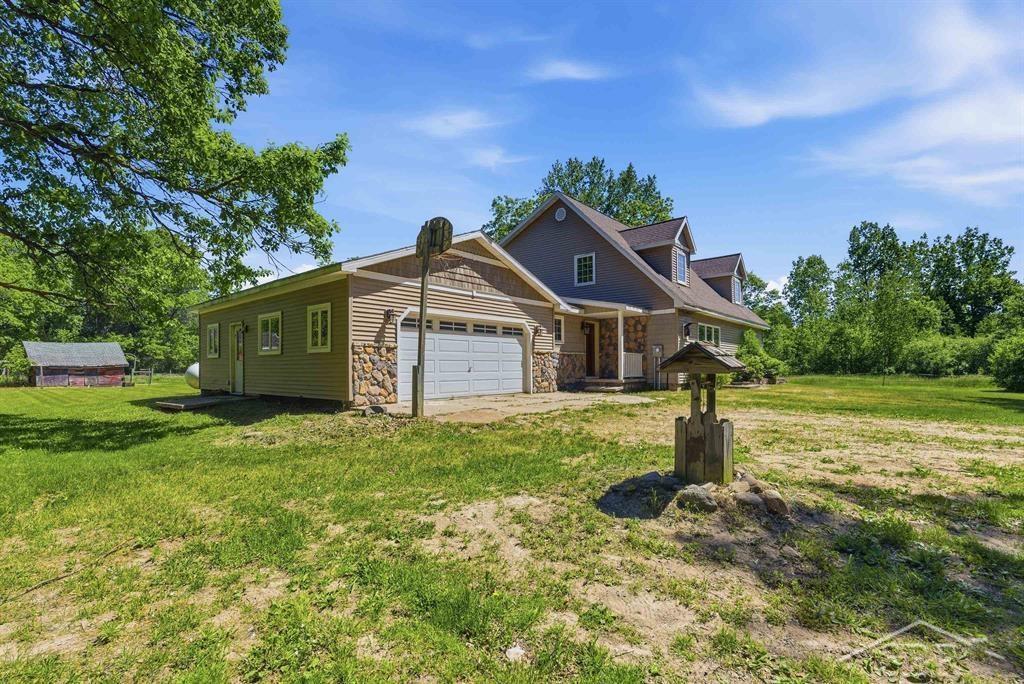 419 East Bradford Road Midland, MI 48640 - Photo 3 of 47