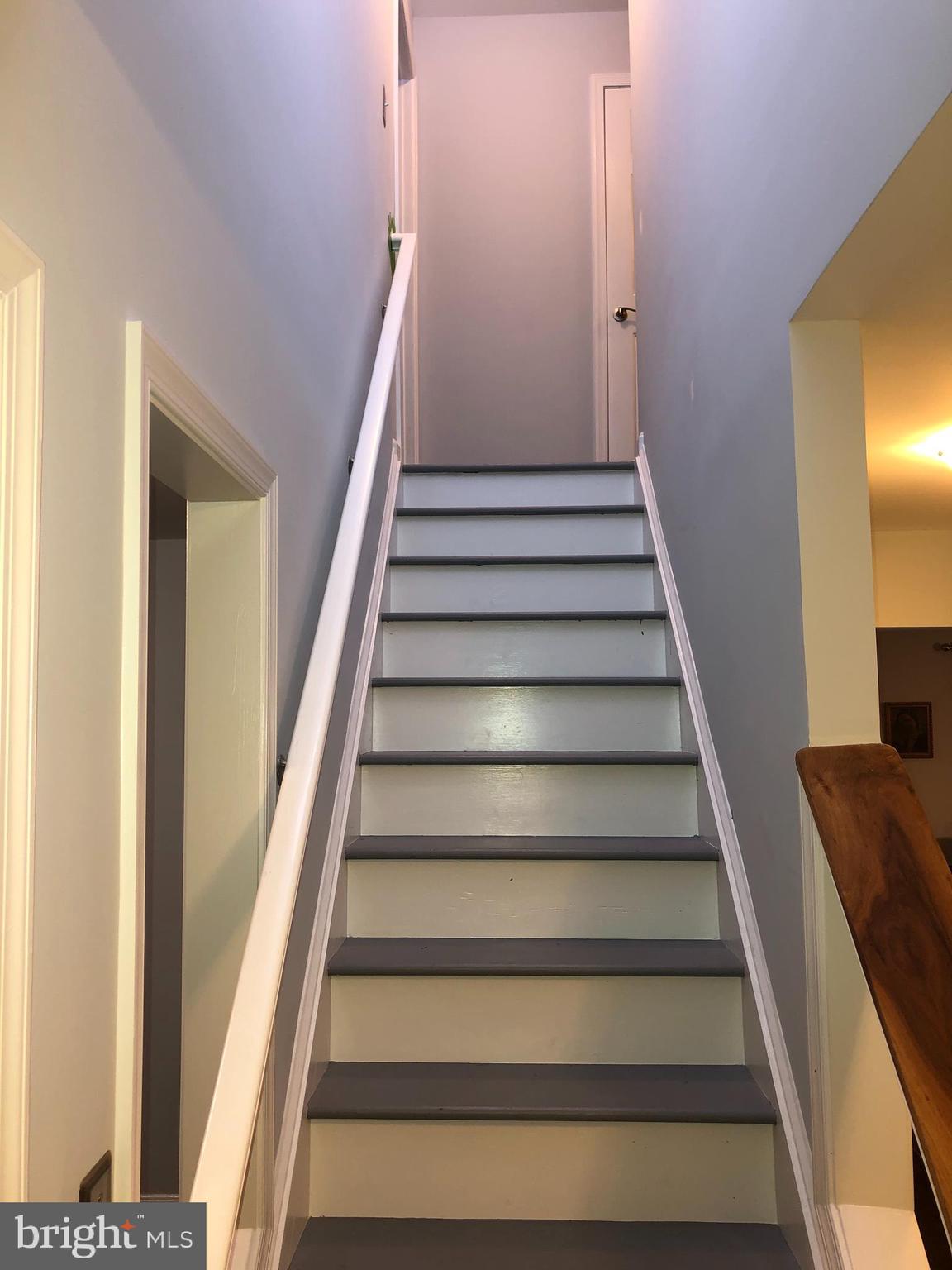 4575 Courtneys Corner Road Sumerduck, VA 22742 - Photo 60 of 145 Going upstairs ...