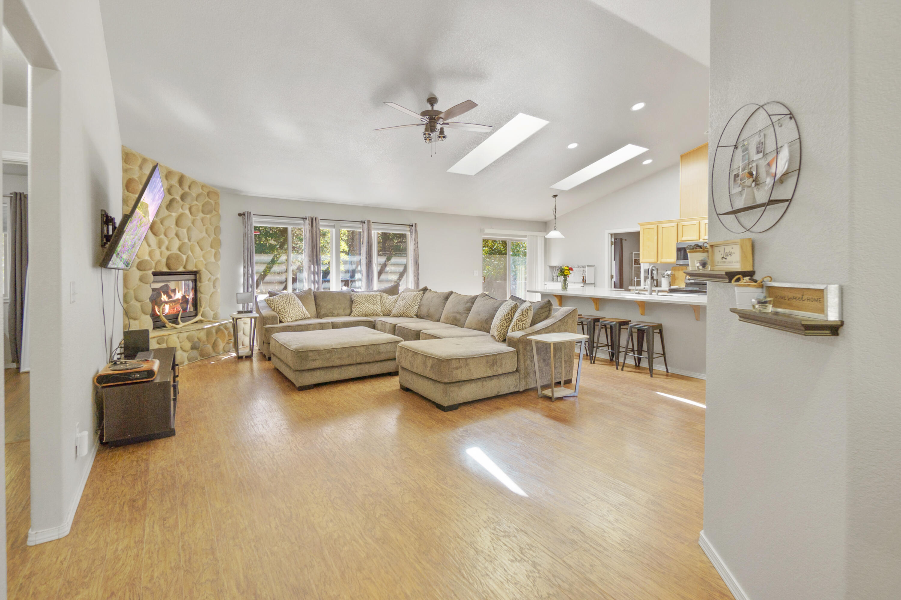 16869 Downey Road Bend, OR 97707 - Photo 12 of 27 7c0c2447e637218433165d8ed4fbbde87b4a5452