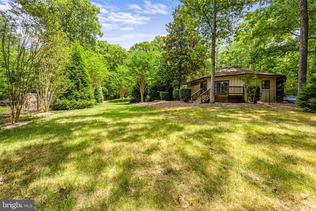 $1,800,000 | 8626 Old Dominion Drive, McLean, VA 22102