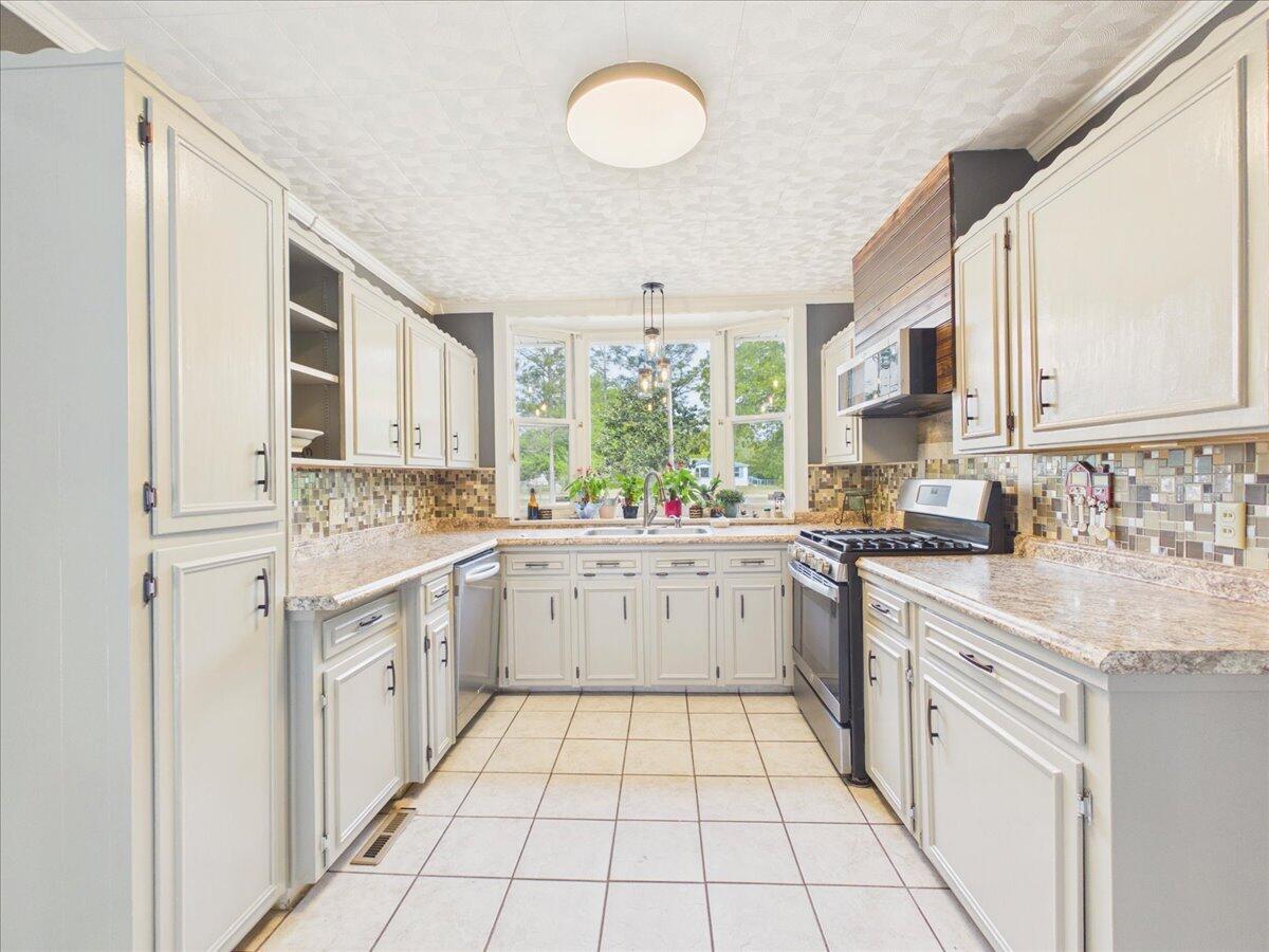 1532 Wire Road Aiken, SC 29805 - Photo 8 of 51