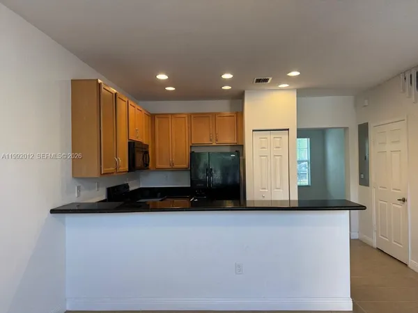 $2,790 | 14733 Southwest 11th Street, Unit 14733, Pembroke Pines, FL 33027