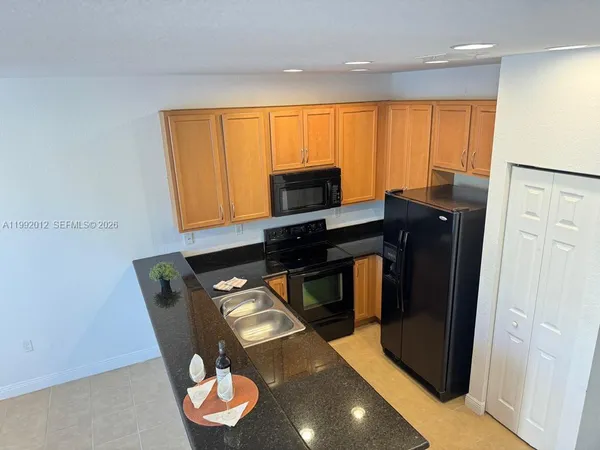 $2,790 | 14733 Southwest 11th Street, Unit 14733, Pembroke Pines, FL 33027