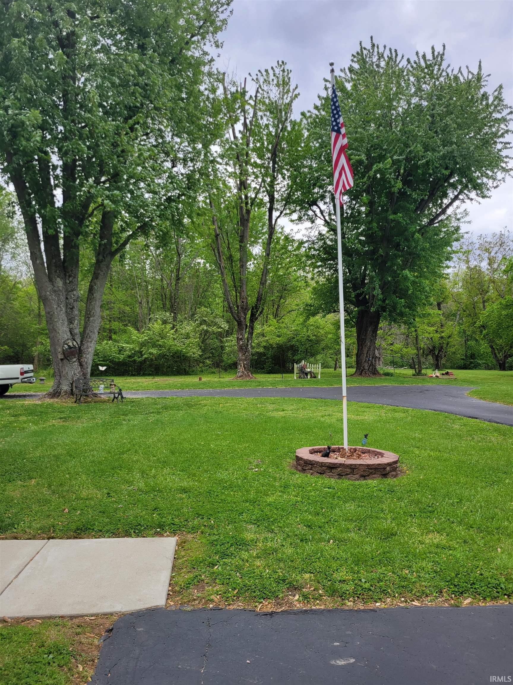 2105 Outer Lake Road Princeton, IN 47670 - Photo 3 of 8 Gallery Image 3